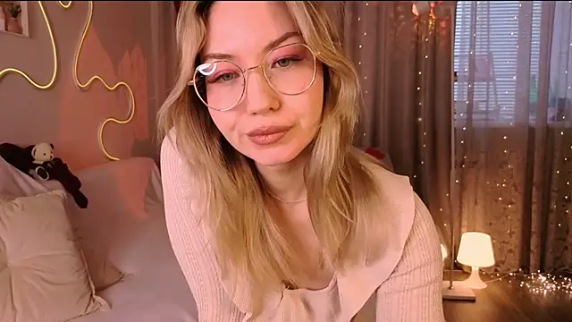 Snapshot of lusciousslily chatting on 03-02-26, 02:45 lusciousslily online show from 03-02-26, 02:45