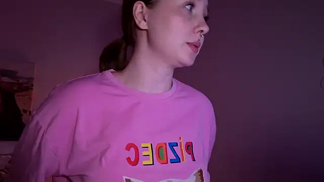 CandiceKingzzz online show from 04-17-26, 06:00