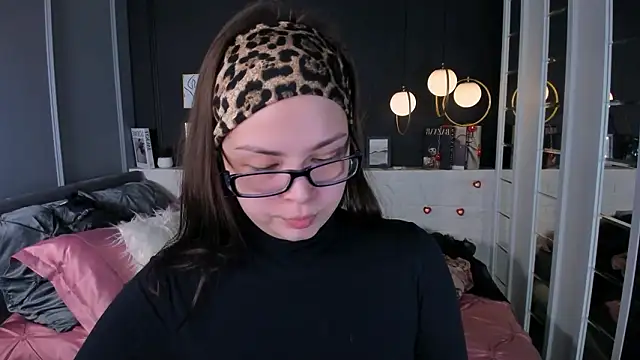 Maykinkya online show from 02-25-26, 01:55