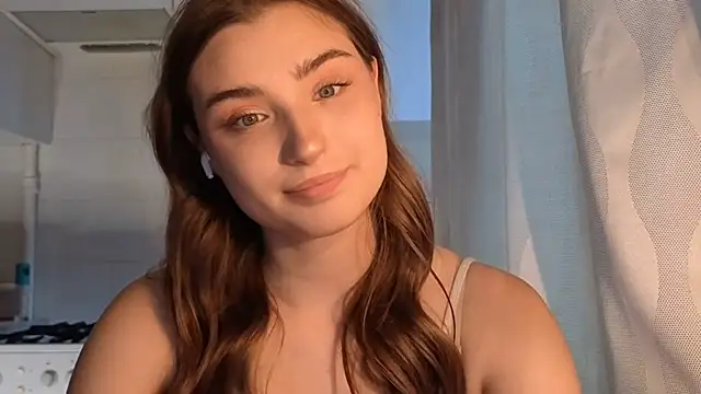 Snapshot of LissaBliss chatting on 05-28-26, 02:23 LissaBliss online show from 05-28-26, 02:23