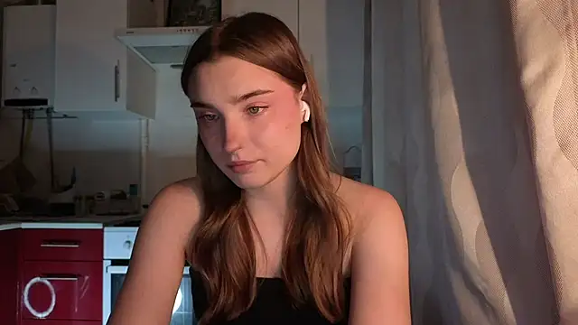 Snapshot of LissaBliss chatting on 05-15-26, 04:16 LissaBliss online show from 05-15-26, 04:16