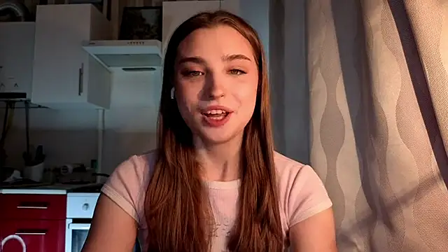 Snapshot of LissaBliss chatting on 04-26-26, 02:58 LissaBliss online show from 04-26-26, 02:58
