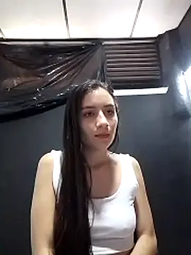 Vaiolletcooper online show from 04-10-26, 03:30