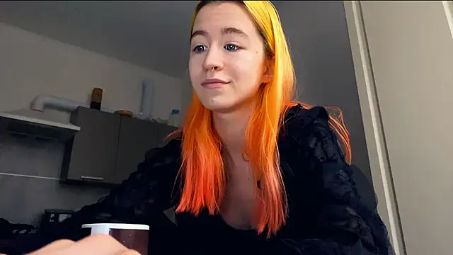 Snapshot of EmilyHein chatting on 03-01-26, 05:18 EmilyHein online show from 03-01-26, 05:18