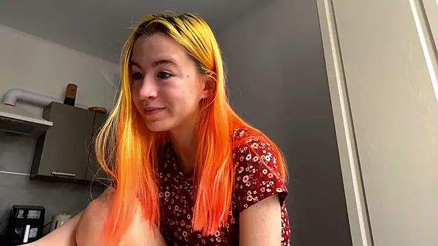 Snapshot of EmilyHein chatting on 02-28-26, 06:24 EmilyHein online show from 02-28-26, 06:24