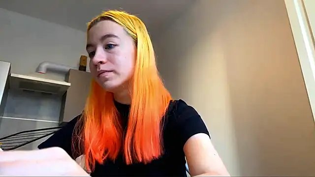 Snapshot of EmilyHein chatting on 02-03-26, 07:02 EmilyHein online show from 02-03-26, 07:02