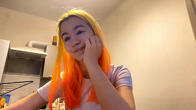 Snapshot of EmilyHein chatting on 02-02-26, 06:12 EmilyHein online show from 02-02-26, 06:12