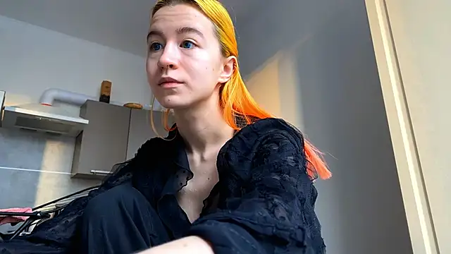 Snapshot of EmilyHein chatting on 02-23-26, 06:03 EmilyHein online show from 02-23-26, 06:03