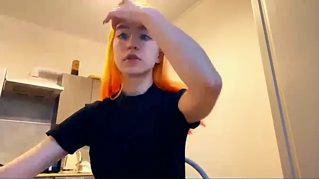 Snapshot of EmilyHein chatting on 02-25-26, 03:12 EmilyHein online show from 02-25-26, 03:12