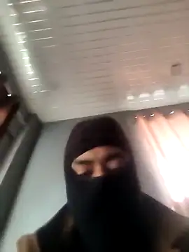 Snapshot of newtube0 chatting on 02-10-26, 10:36 newtube0 online show from 02-10-26, 10:36