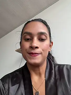 Snapshot of LunaHeat chatting on 05-21-26, 03:09 LunaHeat online show from 05-21-26, 03:09