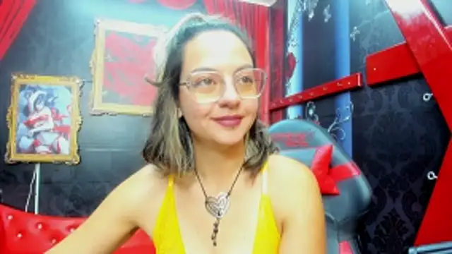 Snapshot of ArianaSommers chatting on 04-16-26, 11:44 ArianaSommers online show from 04-16-26, 11:44