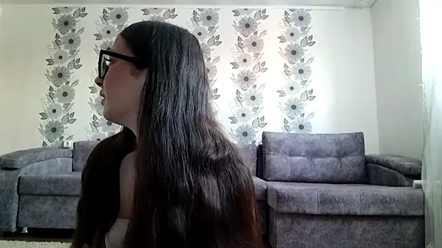 Snapshot of ZyntraLoom chatting on 02-06-26, 12:56 ZyntraLoom online show from 02-06-26, 12:56