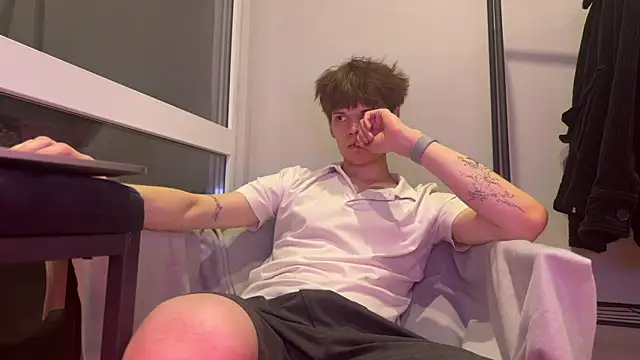 Snapshot of Kevin_bucks chatting on 02-17-26, 02:14 Kevin bucks online show from 02-17-26, 02:14