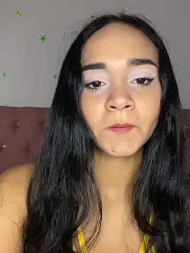 Snapshot of Maria_x_Alejandra chatting on 05-14-26, 10:29 Maria x Alejandra online show from 05-14-26, 10:29