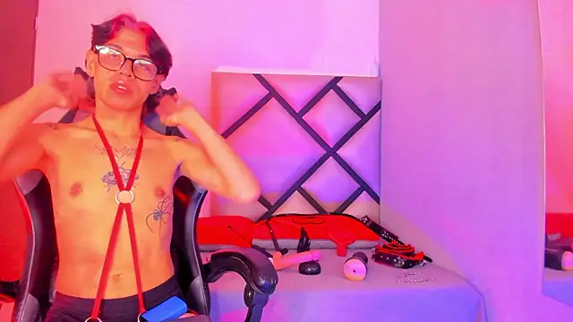 Snapshot of Bennet-Gray chatting on 02-06-26, 04:41 Bennet-Gray online show from 02-06-26, 04:41