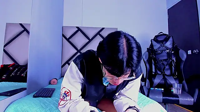 Snapshot of Bennet-Gray chatting on 02-17-26, 05:16 Bennet-Gray online show from 02-17-26, 05:16