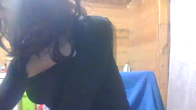 Snapshot of Luanatrav1 chatting on 02-21-26, 09:17 Luanatrav1 online show from 02-21-26, 09:17