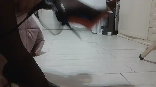 Snapshot of Luanatrav1 chatting on 03-02-26, 09:16 Luanatrav1 online show from 03-02-26, 09:16