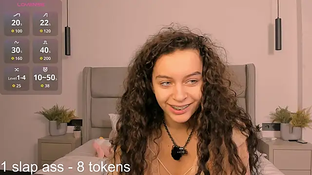 Snapshot of Luna_Starlight chatting on 02-28-26, 09:14 Luna Starlight online show from 02-28-26, 09:14