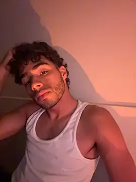 Snapshot of its_alejandro27 chatting on 02-25-26, 02:01 its alejandro27 online show from 02-25-26, 02:01