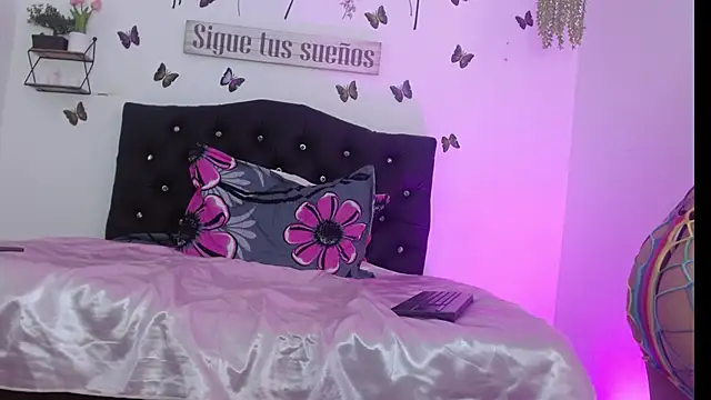 Coral Villalobos online show from 02-21-26, 12:40