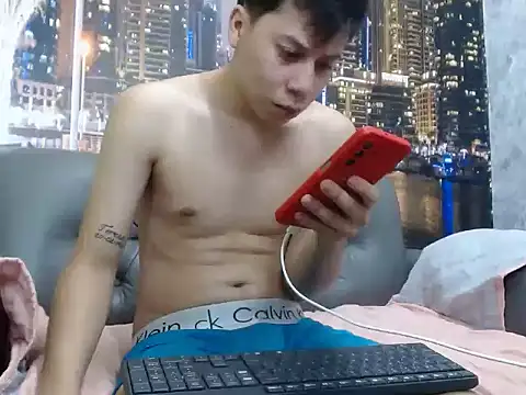 santiago xxxcol online show from 04-13-26, 11:31