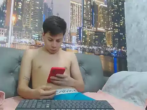 santiago xxxcol online show from 04-17-26, 11:07