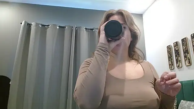Snapshot of HazelSkyesChat chatting on 05-28-26, 02:23 HazelSkyesChat online show from 05-28-26, 02:23