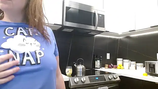 Snapshot of HazelSkyesChat chatting on 02-20-26, 05:04 HazelSkyesChat online show from 02-20-26, 05:04