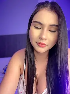 Snapshot of ArianaHilton_ chatting on 07-01-26, 02:12 ArianaHilton online show from 07-01-26, 02:12
