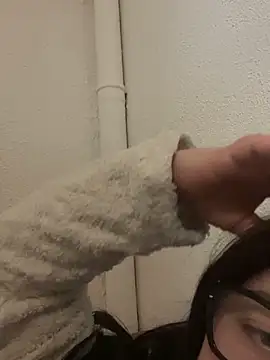 louveee6 online show from 02-10-26, 07:24