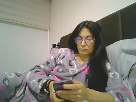 Snapshot of sweetsensations chatting on 04-08-26, 11:06 sweetsensations online show from 04-08-26, 11:06