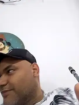 Snapshot of wessAndSandri chatting on 02-19-26, 07:55 wessAndSandri online show from 02-19-26, 07:55