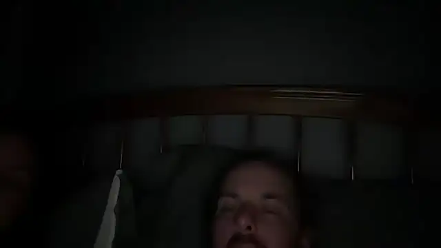 Snapshot of mr_mrs_glitter chatting on 05-31-26, 06:30 mr mrs glitter online show from 05-31-26, 06:30