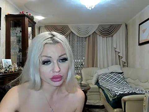 Snapshot of Roxxxy_Royce chatting on 04-13-26, 12:36 Roxxxy Royce online show from 04-13-26, 12:36
