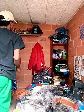 Snapshot of suckdream chatting on 03-29-26, 03:02 suckdream online show from 03-29-26, 03:02