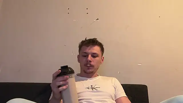 Snapshot of Lucas328706 chatting on 02-15-26, 01:10 Lucas328706 online show from 02-15-26, 01:10