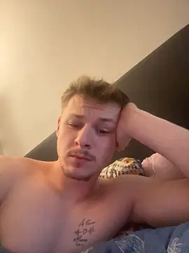 Snapshot of Lucas328706 chatting on 02-18-26, 01:14 Lucas328706 online show from 02-18-26, 01:14