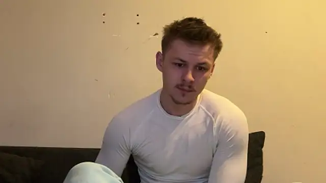 Snapshot of Lucas328706 chatting on 02-14-26, 11:43 Lucas328706 online show from 02-14-26, 11:43