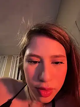 Snapshot of romyamo chatting on 04-24-26, 01:40 romyamo online show from 04-24-26, 01:40