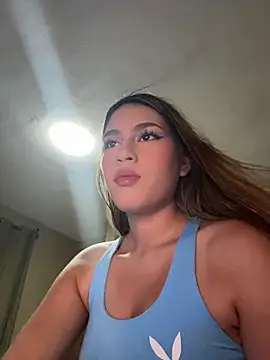 Snapshot of romyamo chatting on 05-15-26, 01:58 romyamo online show from 05-15-26, 01:58
