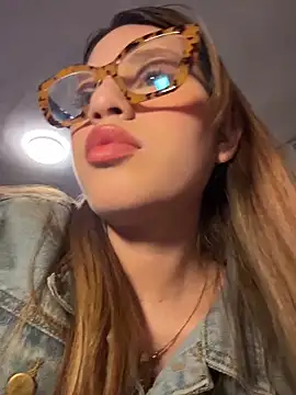 Snapshot of romyamo chatting on 04-26-26, 02:53 romyamo online show from 04-26-26, 02:53