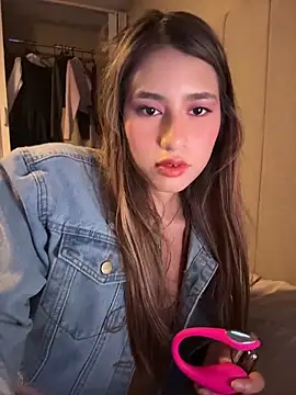 Snapshot of romyamo chatting on 05-17-26, 08:58 romyamo online show from 05-17-26, 08:58
