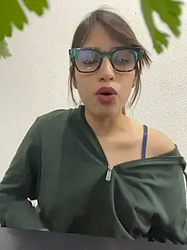 Snapshot of romyamo chatting on 02-17-26, 01:58 romyamo online show from 02-17-26, 01:58