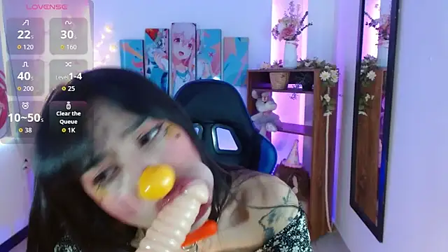 Snapshot of FIORELLA_L chatting on 05-12-26, 12:11 FIORELLA L online show from 05-12-26, 12:11