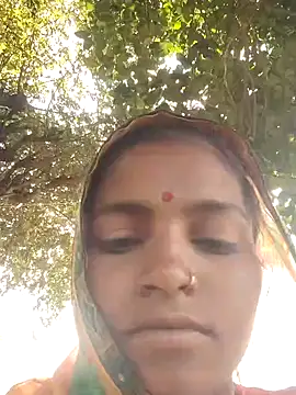 Snapshot of Gungun_thakur chatting on 02-05-26, 05:03 Gungun thakur online show from 02-05-26, 05:03