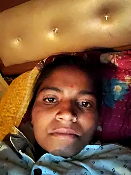 Snapshot of Gungun_thakur chatting on 02-16-26, 03:54 Gungun thakur online show from 02-16-26, 03:54