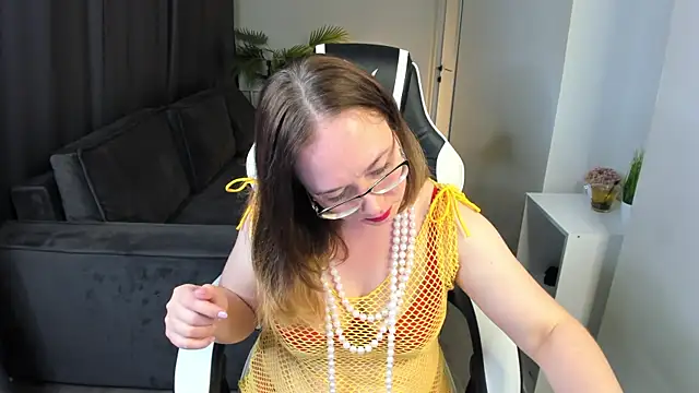 Snapshot of Dixon_Ross chatting on 06-19-26, 11:38 Dixon Ross online show from 06-19-26, 11:38