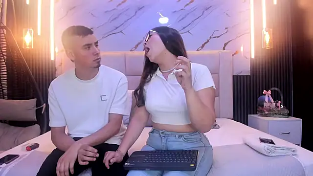 Snapshot of ChloeandAdam chatting on 02-11-26, 11:15 ChloeandAdam online show from 02-11-26, 11:15